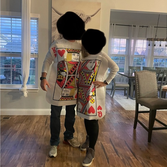 Card costumes - fits any size comes with 2 - Picture 2 of 2